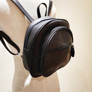 Petit sac à dos en cuir noir unisexe par Katz, sac à main en cuir véritable fait main