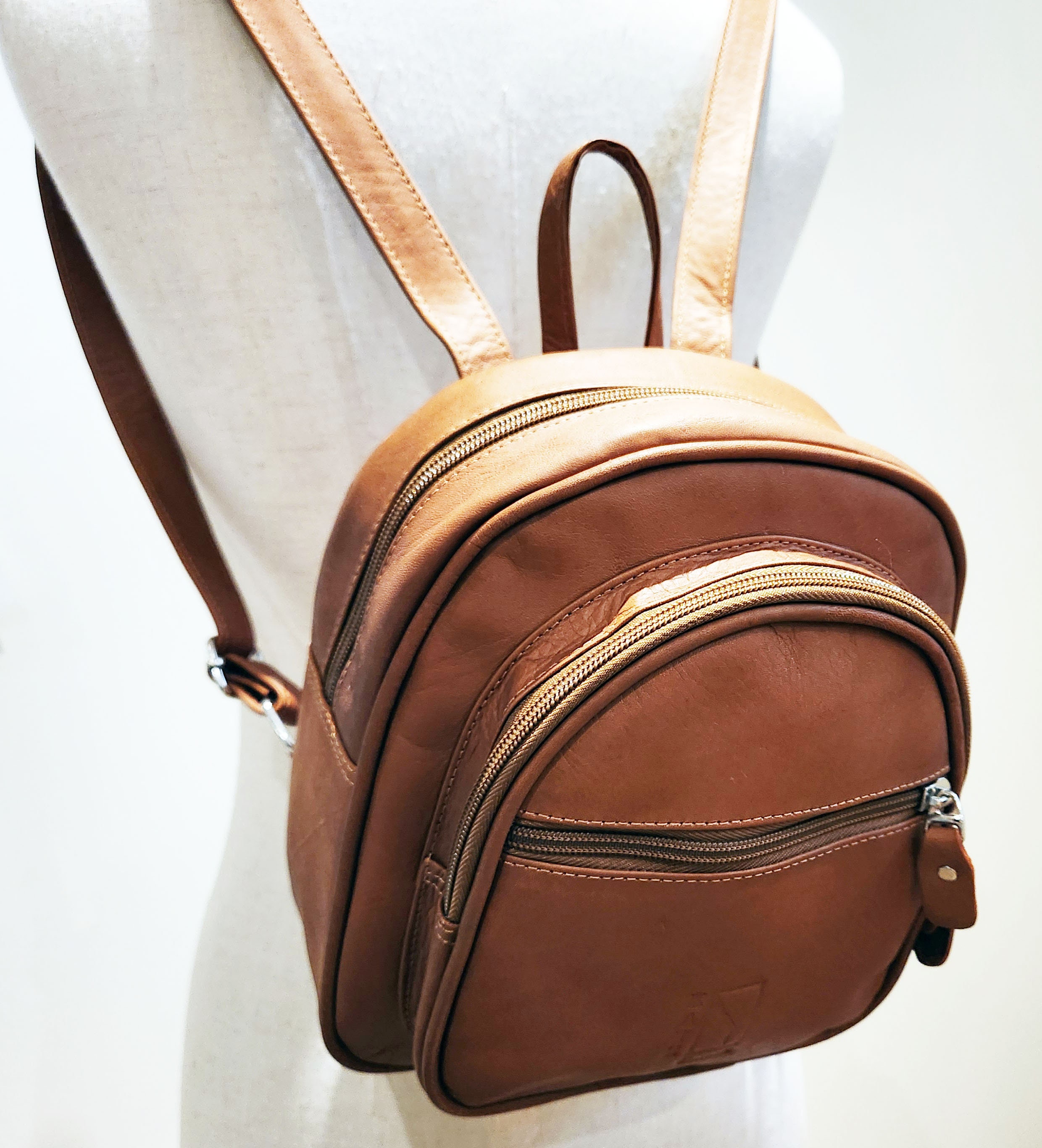 Small Leather Backpack Purse: Tan Rucksack With Purple  display picture 2