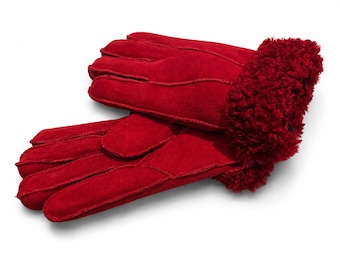 Caldi guanti in pregiata pelle scamosciata di montone color rosso intenso, realizzati a mano per donna da Katz Leather