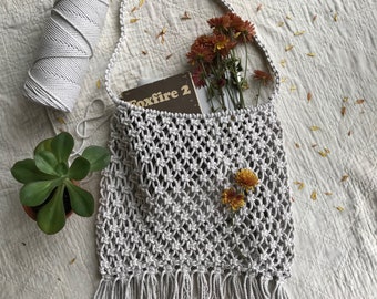 Macrame Tote Bag with Fringe Tutorial Pattern Download | Macrame Pattern Boho Purse Bag Tote, Vintage Macrame Bag Style, Macrame Bag Fringe