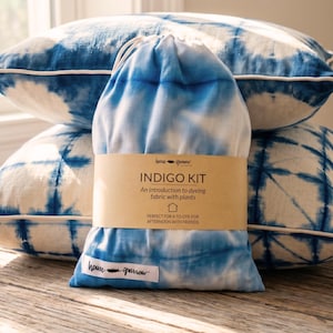 DIY Indigo Shibori Örngott Kit Tie Dye Set Prydnadskudde Vardagsrum Blå Vit Textil Konst Linne Kustnära Heminredning Sommar Uppfräschning