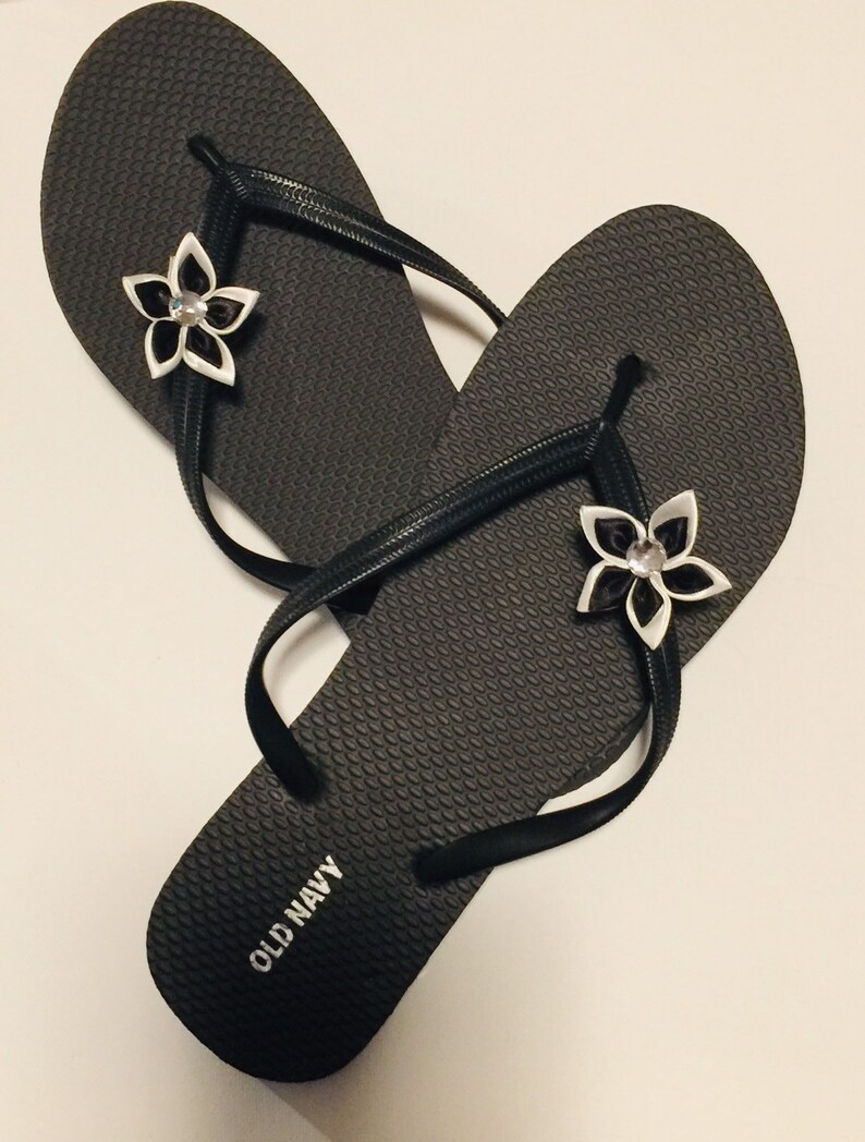 ATHLETIC WORKS WOMENS MEMORY FOAM FLIP FLOPS BLACK