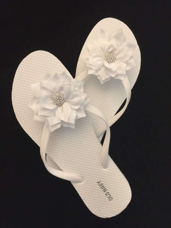 white flip flops for wedding guests