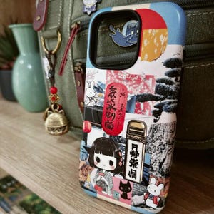 Funda para teléfono con collage de tablero de estado de ánimo japonés kawaii, funda MagSafe kawaii para iPhone 16, 15 y 14 Pro, regalo para amantes del anime, estética Japancore