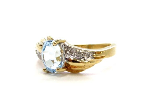 Vintage 14k Yellow Gold Sky Blue Topaz Bypass Rin… - image 4