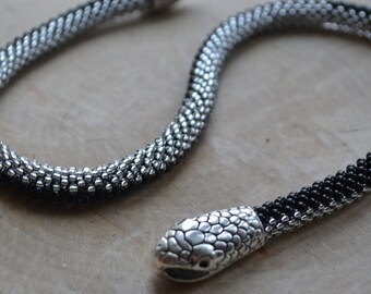 Bracciale serpente lucido per uomo, braccialetto unisex con perline nere, gioielli a strati in pelle di serpente nera e argento, bastone da strega