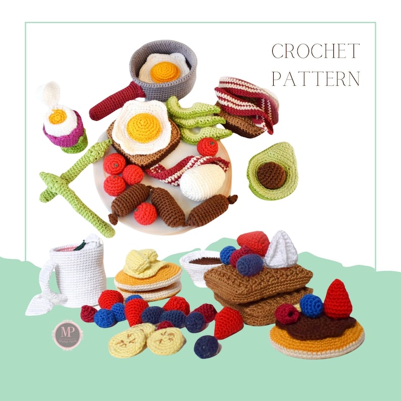 K&ouml;nnte beinhalten: H&auml;kelmuster f&uuml;r ein Fr&uuml;hst&uuml;cks-Spielset. Das Set enth&auml;lt einen Teller mit Spiegelei, Toast, Speck, Wurst, Avocado und Tomaten. Au&szlig;erdem gibt es eine Tasse, einen Pfannkuchenstapel und ein Waffel mit Schlagsahne und Beeren.