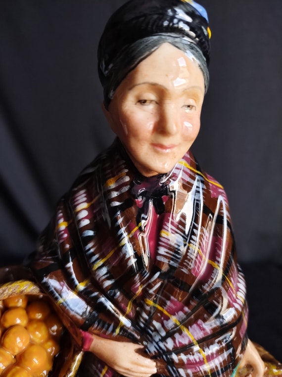 Royal Doulton THE ORANGE LADY - HN1759 - Leslie Harradine Design - first design production