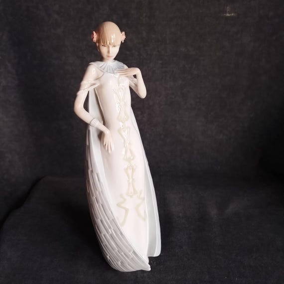 Royal Doulton DEBUT Figurine: Art Nouveau Reflections Series HN3046 - Hand Painted Collectible Statuette