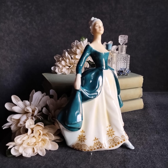 Royal Doulton REGAL LADY Figurine - HN2709 - Hand Painted Collectible - Minor Damage