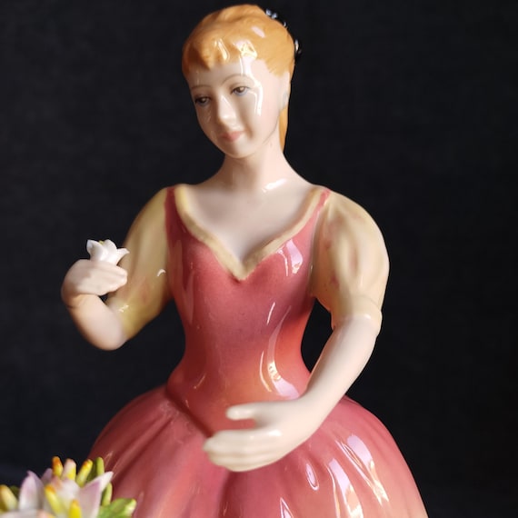 Royal Doulton SARAH Figurine - HN3380 - Figurine of the Year for 1993 Michael Doulton Exclusive Hand Painted Collectible