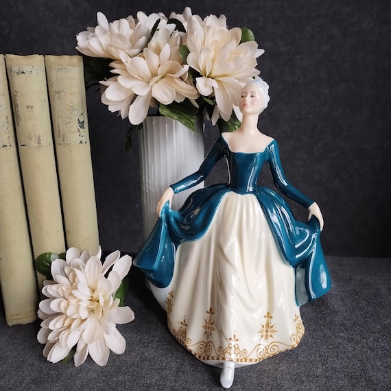 Royal Doulton REGAL LADY Figurine - HN2709 - Hand Painted Collectible - Minor Damage