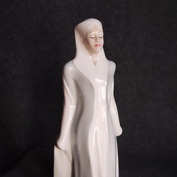 Royal Doulton SOPHISTICATION from the REFLECTIONS SERIES - HN3059 - Amanda Hughes Design - Short Production Run - Art Deco Style Figurine