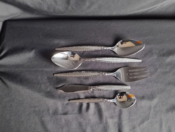Oneida VENETIA STAINLESS FLATWARE - Community Brand Cutlery - 5 Piece Hostess Set - Assorted kitchen/dining utensils