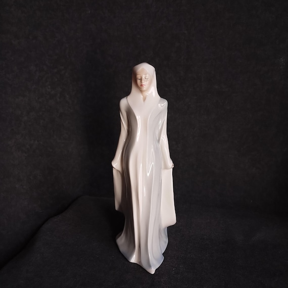 Royal Doulton SOPHISTICATION Statuette: Art Deco Reflections Series Figurine HN3059