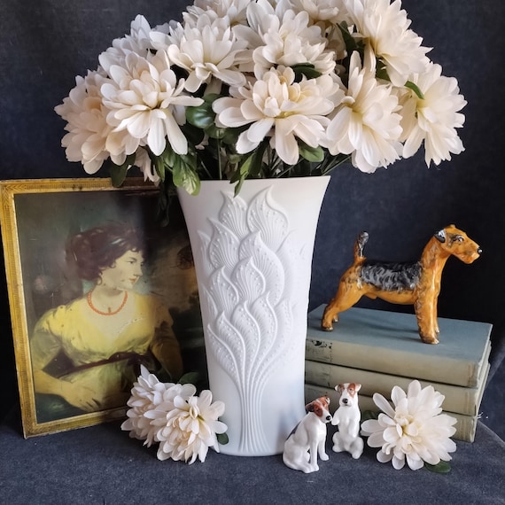 Kaiser VASE - West German White Bisque Porcelain Vase - 10 inch Leaf Pattern Embossed Oval Pillar Vase - 582/25 - M Frey Design