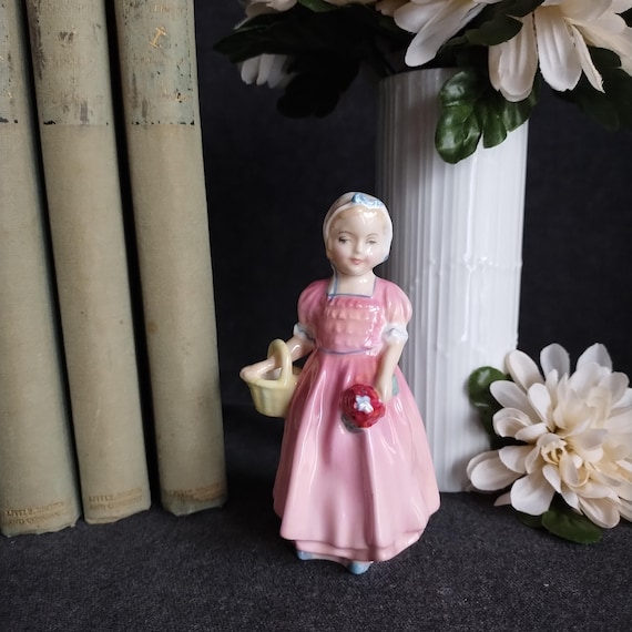 Royal Doulton TINKLE BELL Figurine - Hand Painted Bone China HN1677
