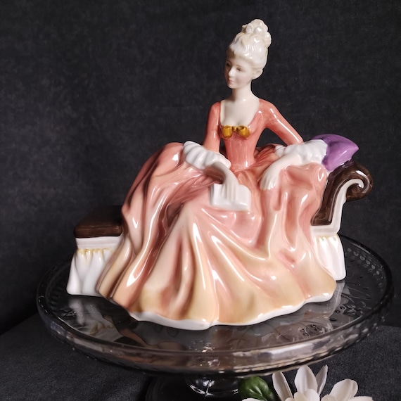Royal Doulton REVERIE Figurine - HN 2306 - Lost in Thought Daydreamer Hand Painted Collectible