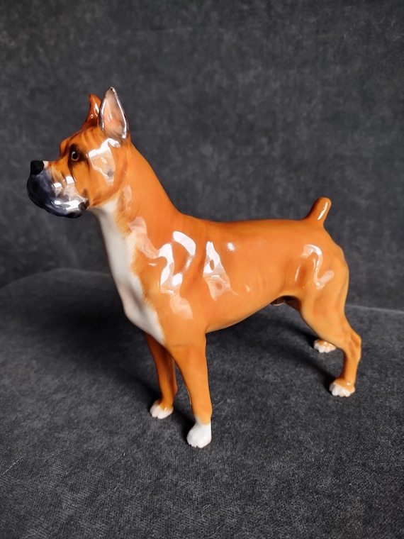 Royal Doulton BOXER - HN2643 - Champion "Warlord of Mazelaine" - Boxer Champion Dog Figurine - Pet Sitter/Walker Gift - Fawn with White Bib