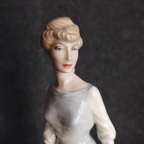 Royal Doulton ROSE ARBOUR from the REFLECTIONS Series - HN3145 - D. Brindley Design - Rose Gardener Gift - Michael Doulton Signed Figurine