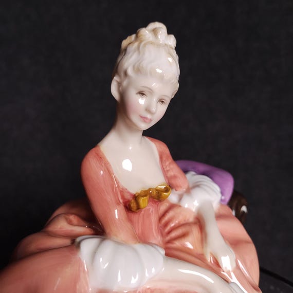 Royal Doulton REVERIE Figurine - HN 2306 - Lost in Thought Daydreamer Hand Painted Collectible