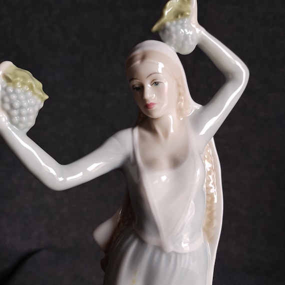 Royal Doulton AUTUMN GLORY from the REFLECTIONS Series- HN2766 - William Harper Design - Limited Edition of 1000 - Wine Maker Sommelier Gift