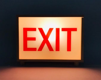 Lichtbak, lichtreclame, tafellamp, houten lamp, collage, cadeau, bioscoop, originele lichtbak, nachtkastje. #EXIT