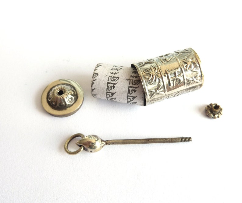 Tibetan-Nepalese ethnic pendant coffe tube that opens PEK10-080