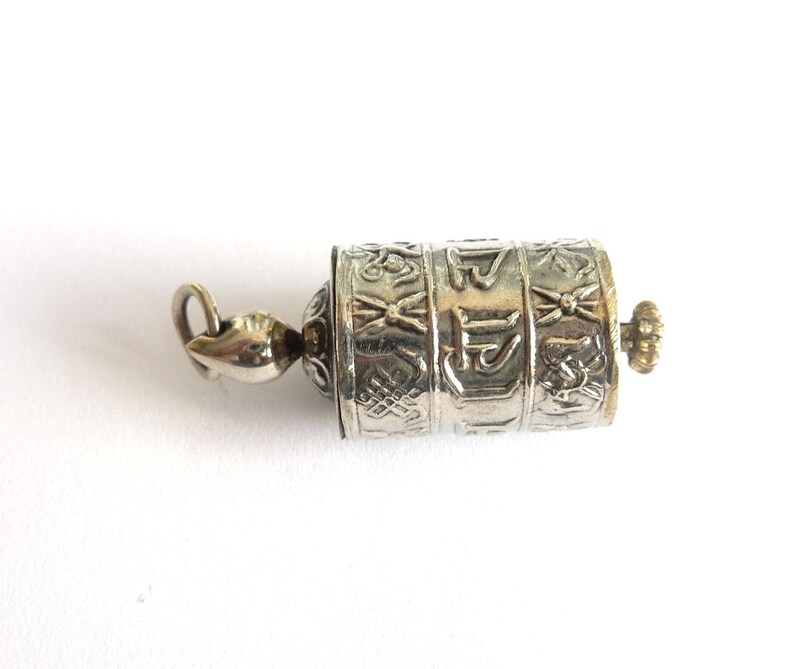 Tibetan-Nepalese ethnic pendant coffe tube that opens PEK10-080