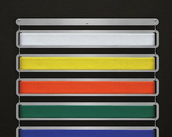 Riemdisplay (alleen header) - Modulair ontwerp! - Vechtsportriemhanger