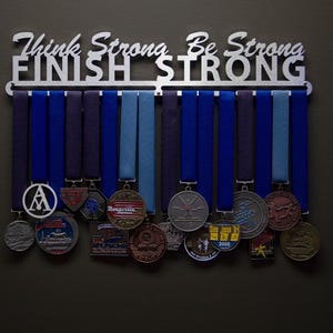 Think Strong Be Strong Finish Strong - Allied medaillehangerhouder displayrek
