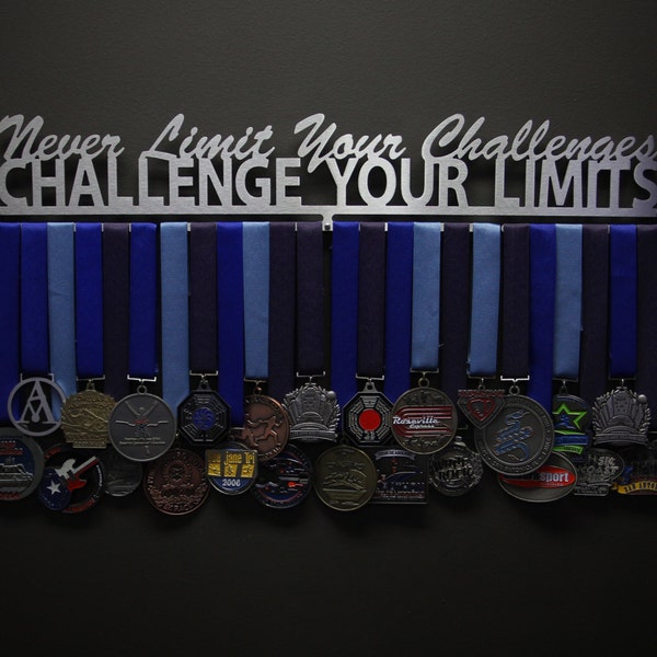 Ne limitez jamais vos défis, défiez vos limites - Porte-cintres Allied Medal Hanger Display Rack