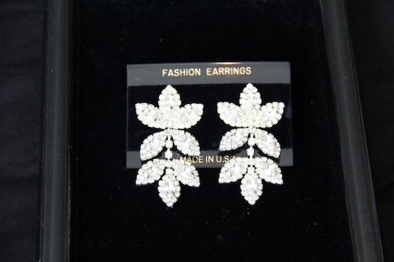 Rhinestone Dangle Leaf Stud Earrings Vintage 1980… - image 1