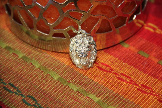 Sterling Silver Lion Head Charm Vintage from the … - image 2