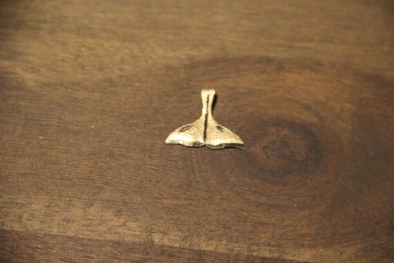 14K Gold Whale Tail Charm/Penadant Solid Gold Vin… - image 4