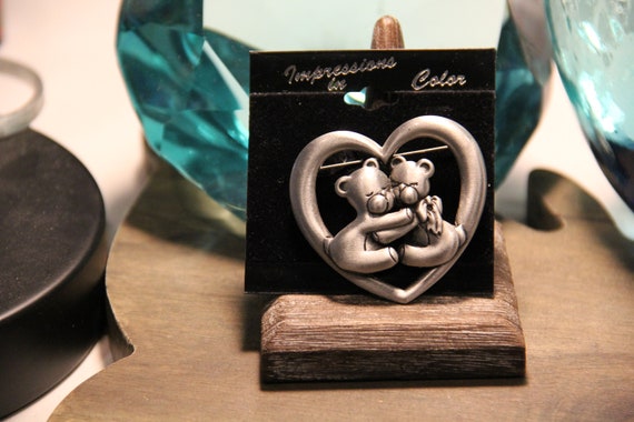 JJ Jonette Teddy Bear Hugging Pin in a heart Pewt… - image 2