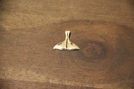 14K Gold Whale Tail Charm/Penadant Solid Gold Vin… - image 6