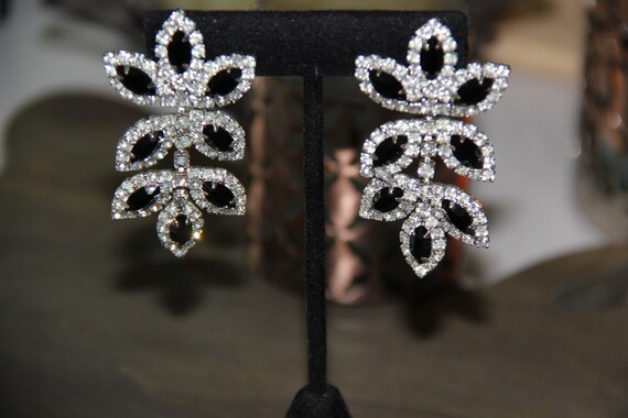 Rhinestone Dangle Leaf Stud Earrings Vintage 1980… - image 7