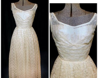 VTG 50's / Ivory Floral Lace Prom Formal Wedding Gown by Aldens / XS-SM / Metal Zipper