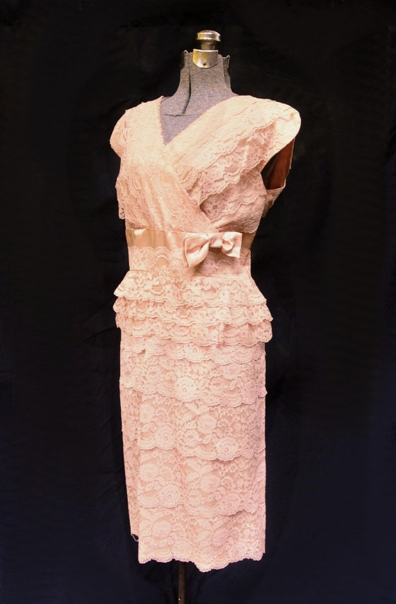 Vintage 50's 60's / Peach Layered Lace & Satin Sh… - image 6