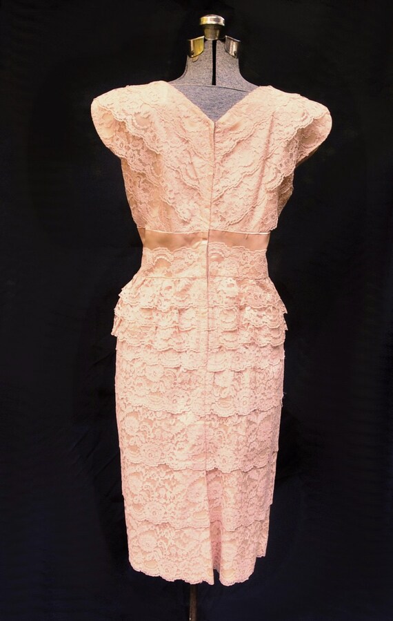 Vintage 50's 60's / Peach Layered Lace & Satin Sh… - image 8