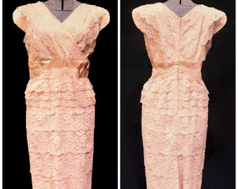 Vintage 50's 60's / Peach Layered Lace & Satin Sheath Dress / Party Prom Bridesmaid / MED