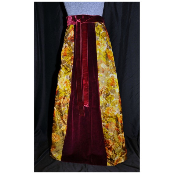 VTG 60's 70's / Burgandy Velvet Floral Maxi Wrap … - image 2