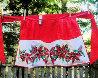 Vintage Christmas / Poinsettia & Pinecones Cotton Hostess Apron / NOS with Tags / 3 Pockets