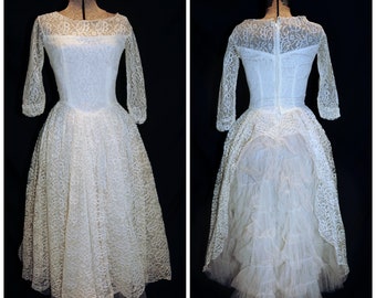 VTG 60's / Ivory Lace Wedding, Prom, Quinceanera Dress Gown / XS-S / 7 Layer Back Tulle Detail