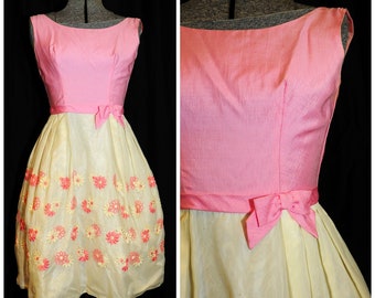 VTG 50's 60's / Pink & Ivory Floral Chiffon Party Prom Dress / XXS-XS / Metal Zipper