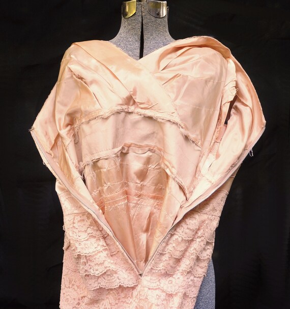 Vintage 50's 60's / Peach Layered Lace & Satin Sh… - image 10