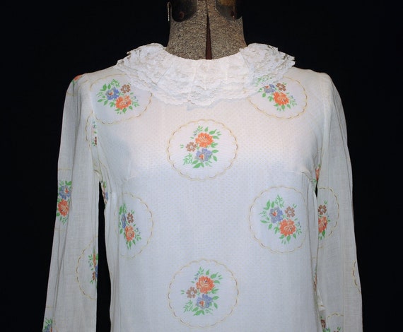 Vintage 1970's / Floral Cotton Illusion & Lace Sh… - image 4