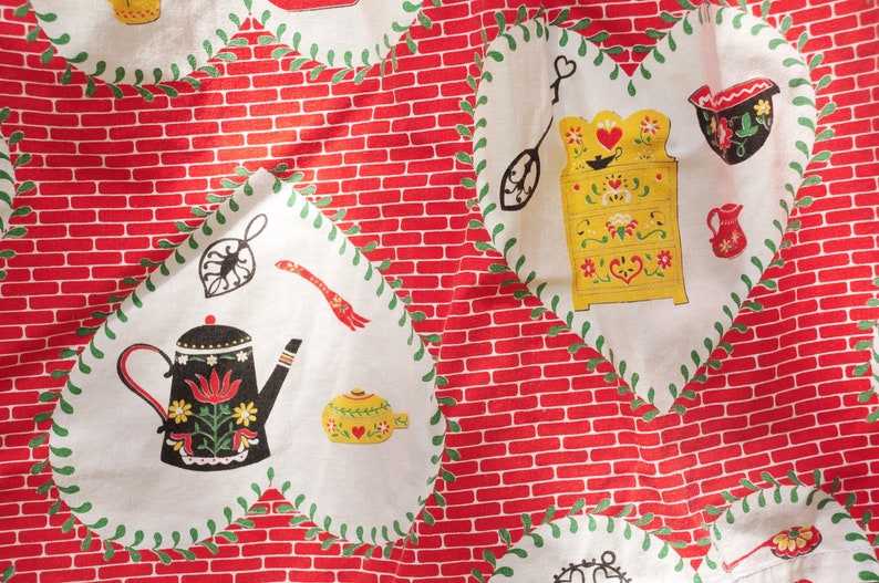 VTG 60/'s Heart Colonial Print Cotton Half Hostess Apron Kitchen Kettles Bricks Cups