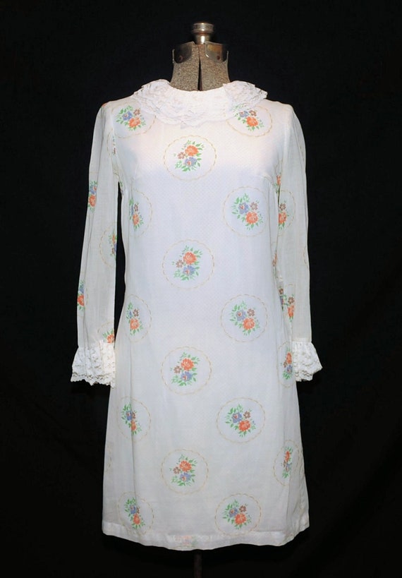 Vintage 1970's / Floral Cotton Illusion & Lace Sh… - image 2